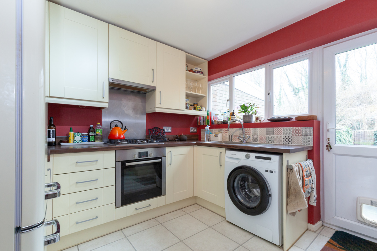 Leafield Road