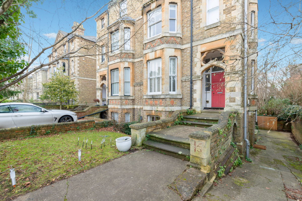 Warnborough Road