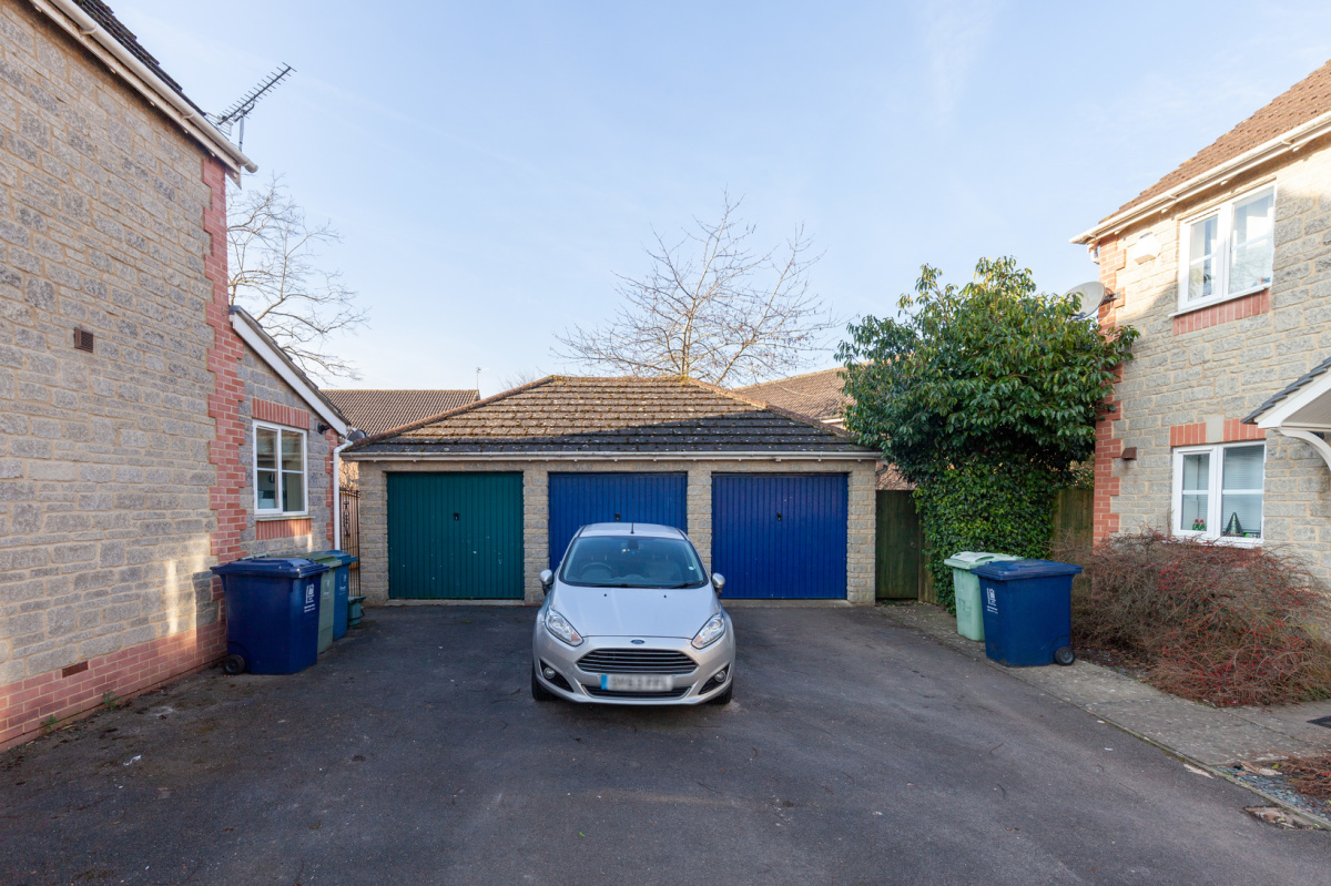 Foxglove Close