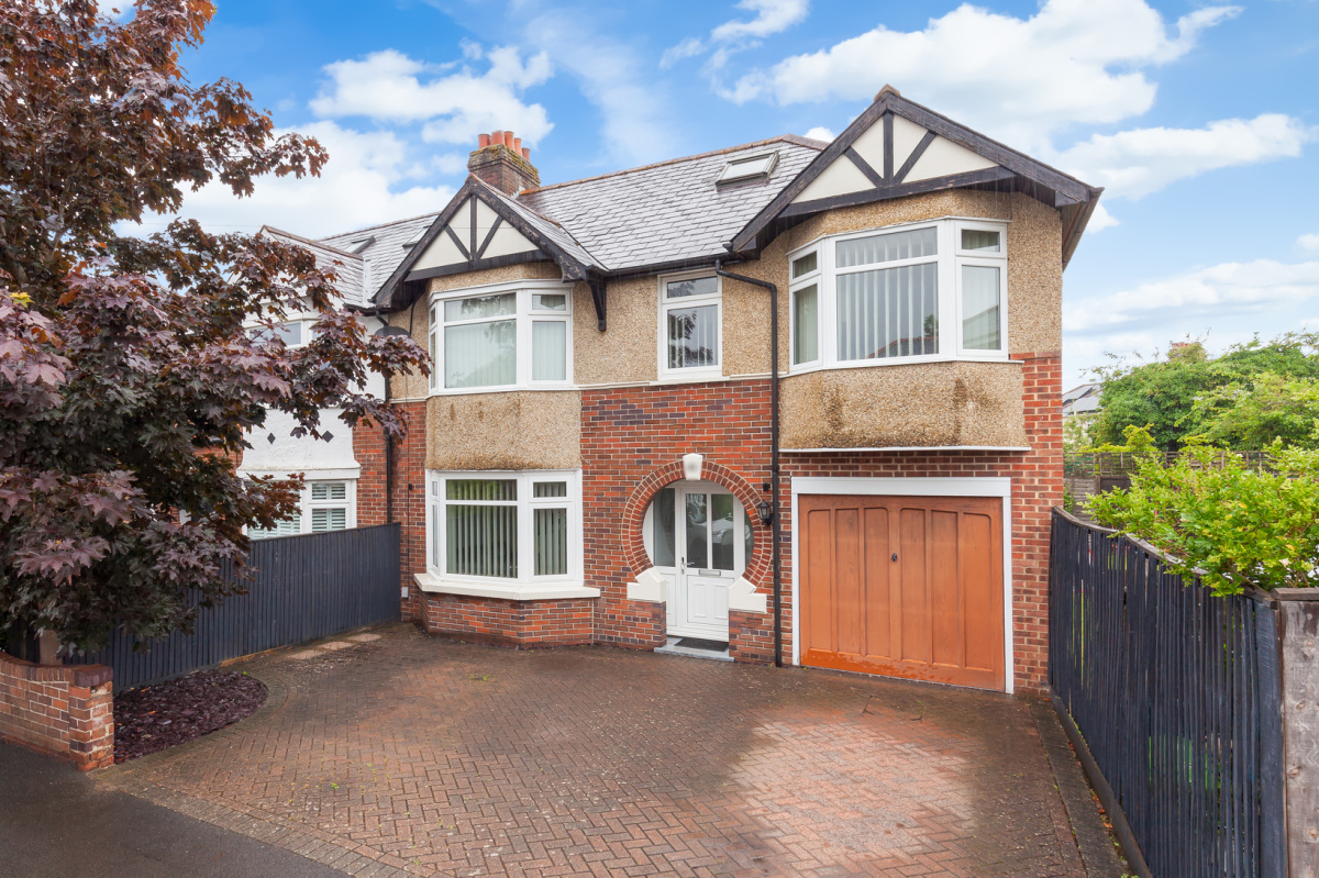 Westbury Crescent