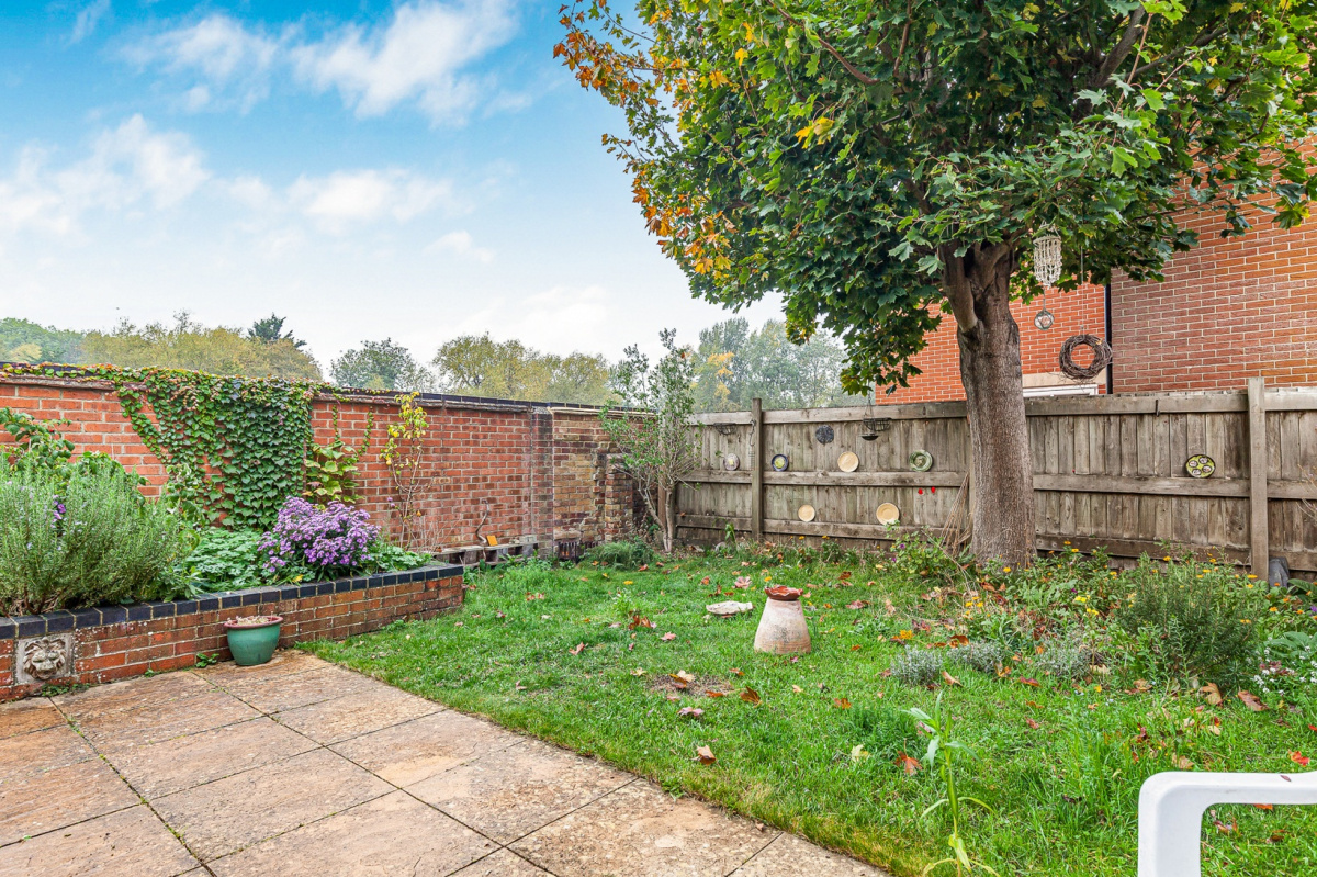 Eyot Place