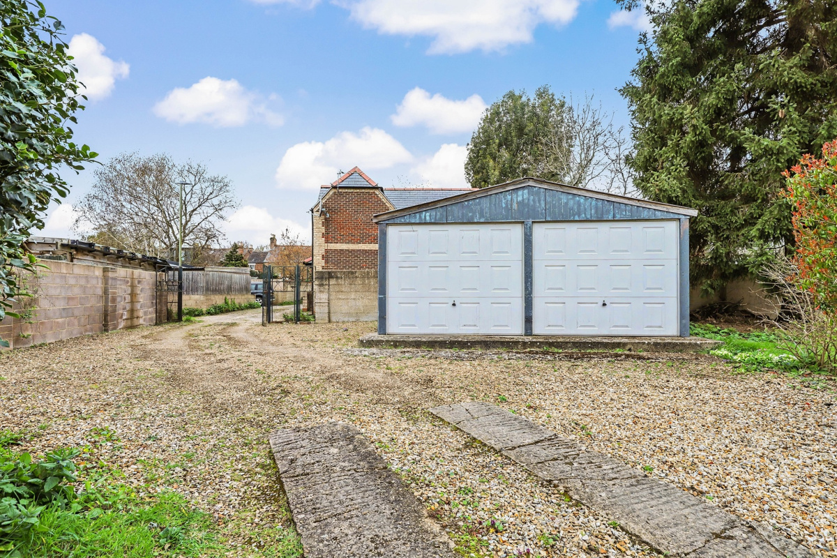 The Elms Bungalow