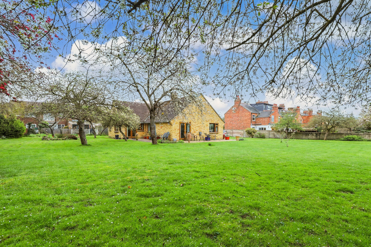 The Elms Bungalow