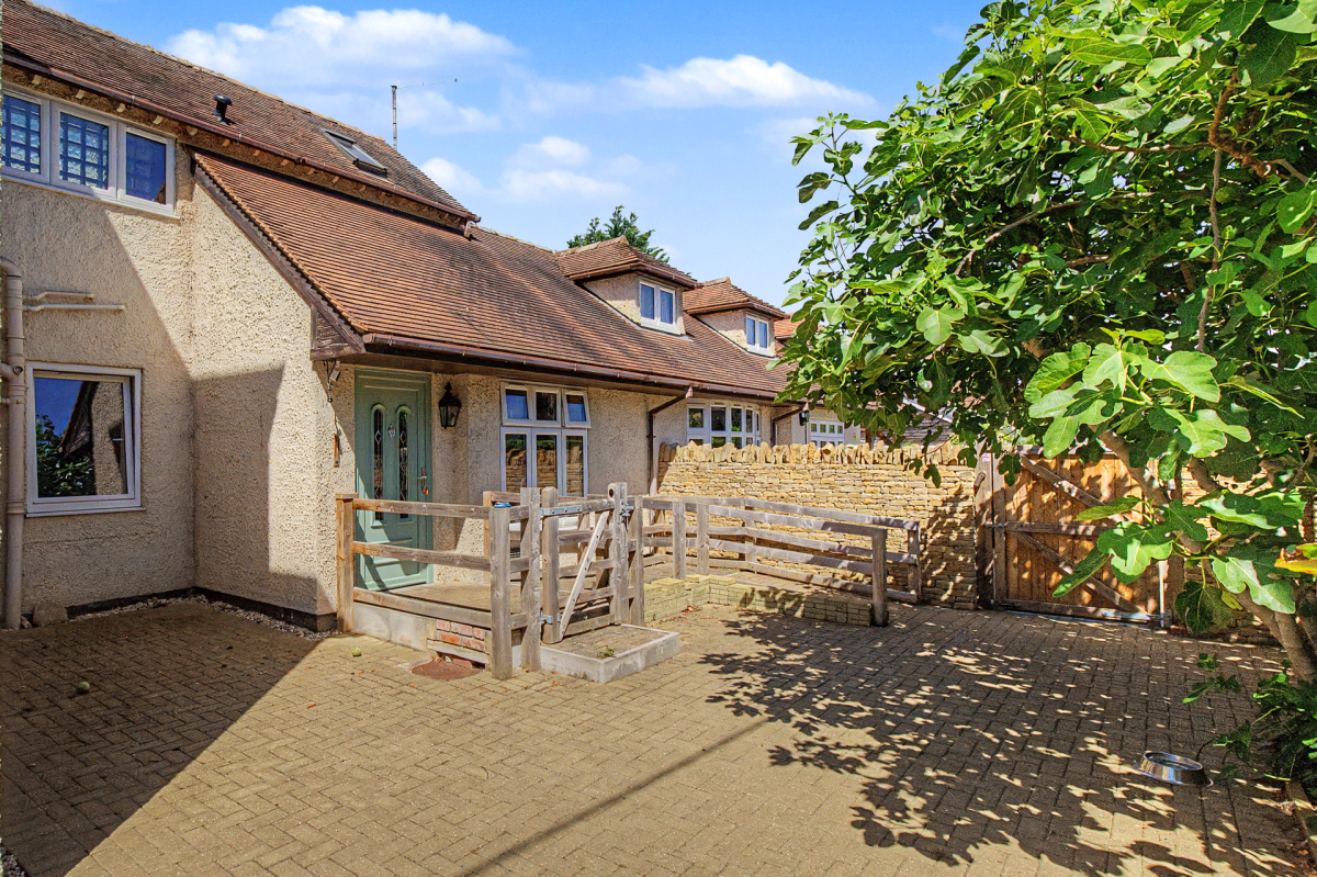 Eynsham Road