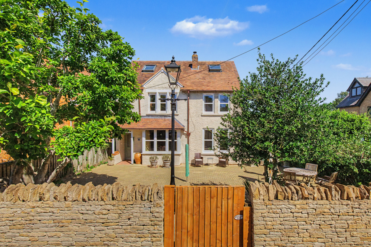 Eynsham Road