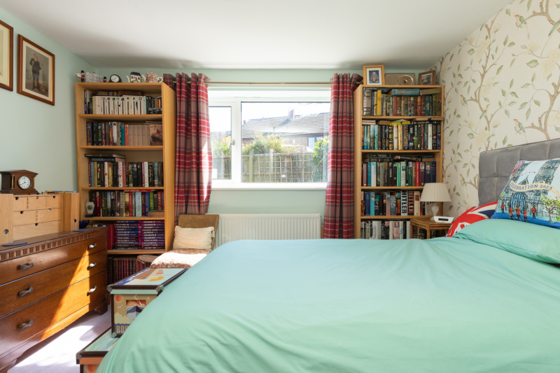 Liddiard Close, Kennington, OX1 5RY