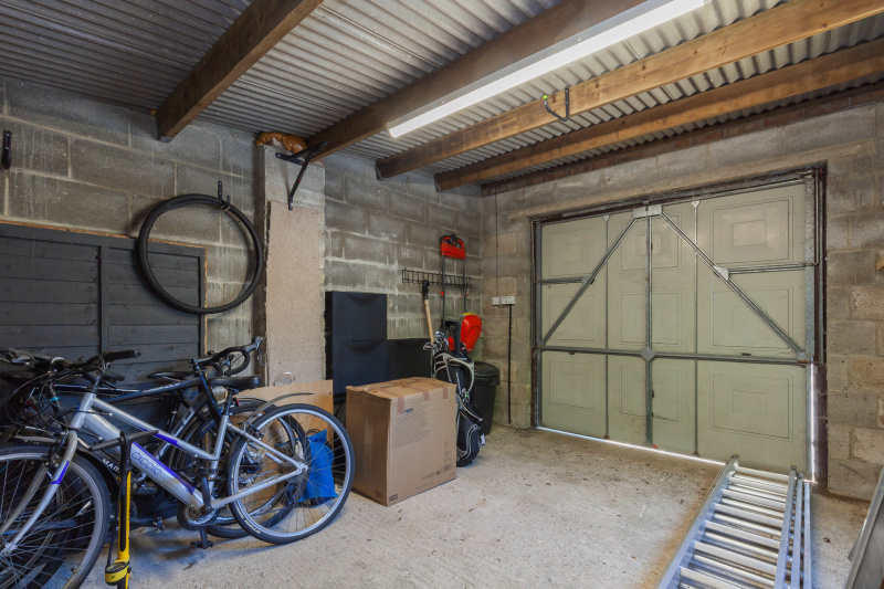 Herschel Crescent, Oxford, OX4 3TY