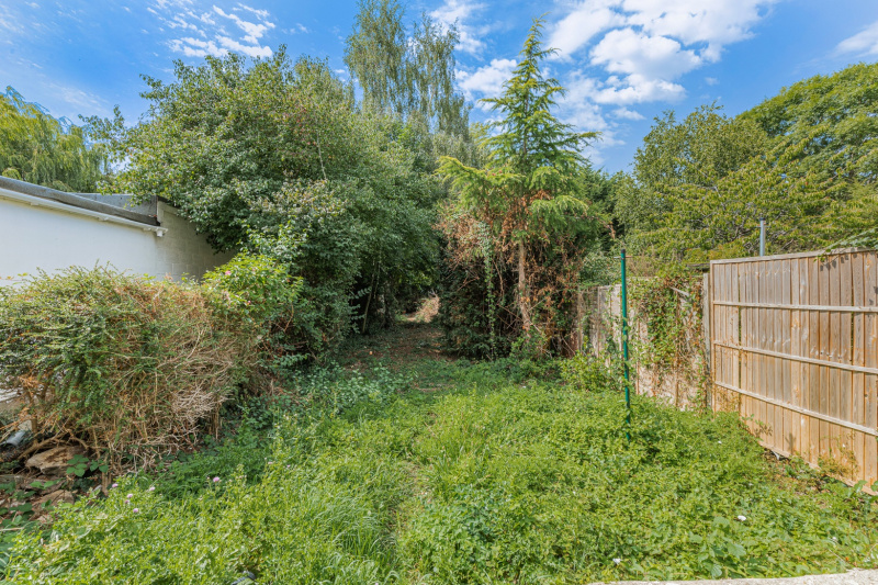 Cricket Road, Oxford, OX4 3DL