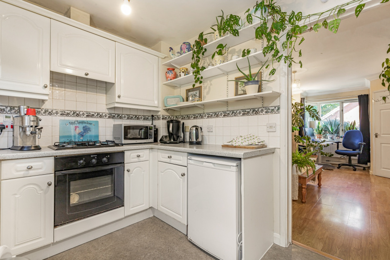 Bhandari Close, Oxford, OX4 3DT