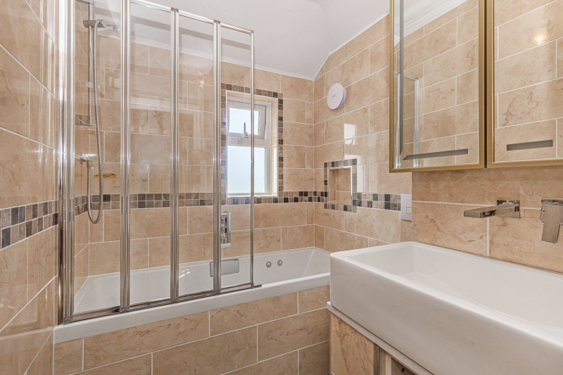 Swinburne Road, Oxford, OX4 4BG