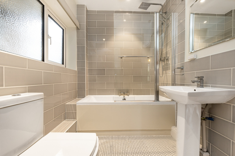 Cricket Road, East Oxford, OX4 3DG