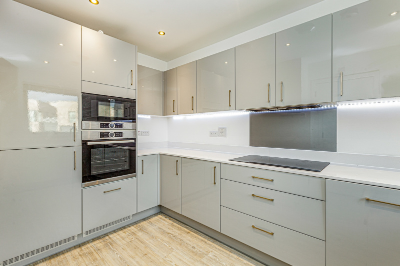 Rosebay Gardens, Oxford, OX3 9FY