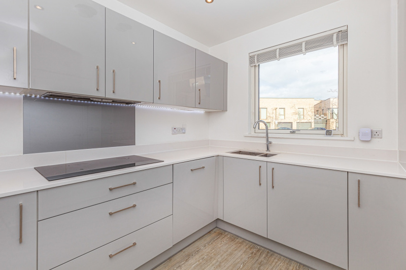 Rosebay Gardens, Oxford, OX3 9FY