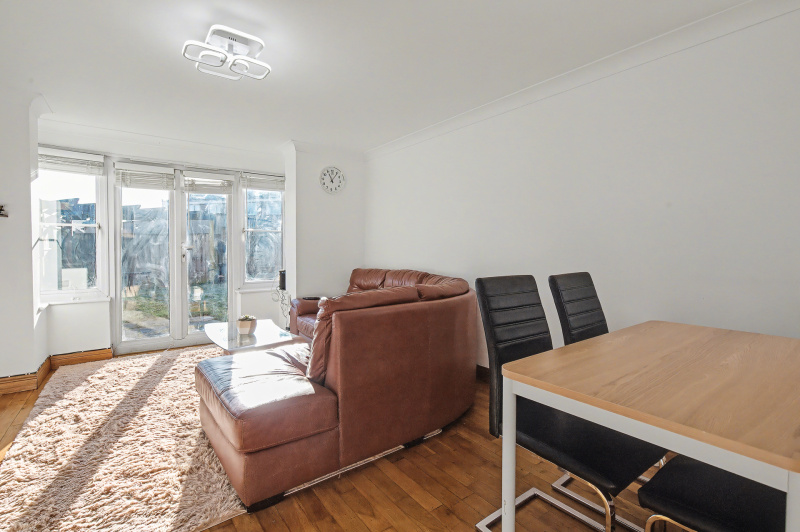 Pipley Furlong, Oxford, OX4 4JW