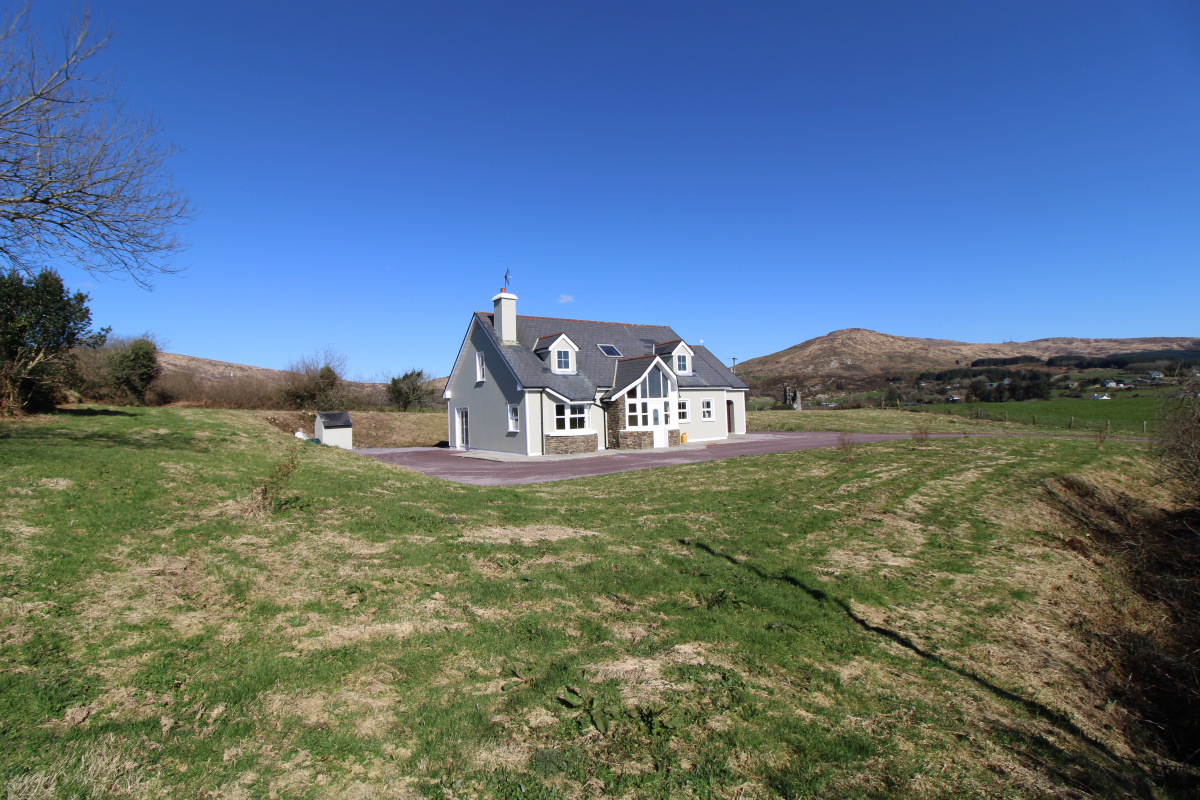 Detached 5 Bedroom House on One Acre of Land – Irish Rural Homes