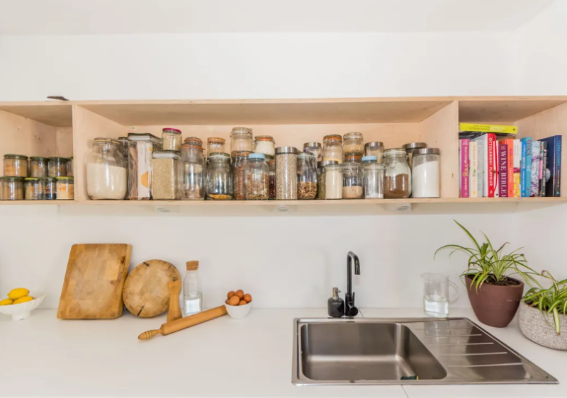 Main Street, Schull, P81 WR61