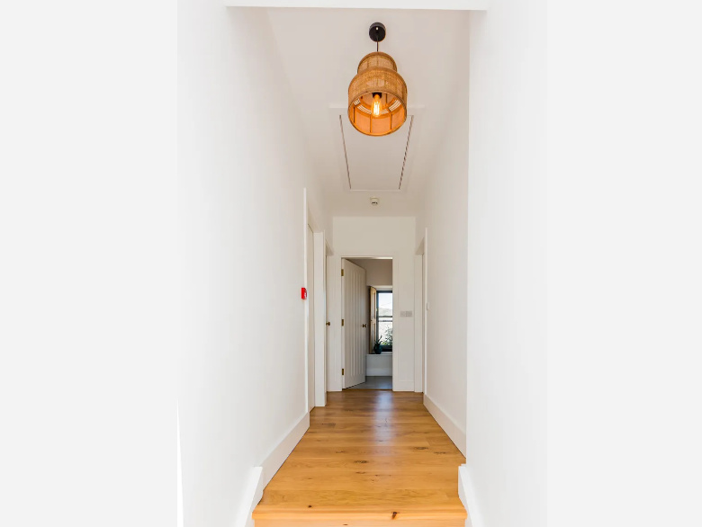 Main Street, Schull, P81 WR61