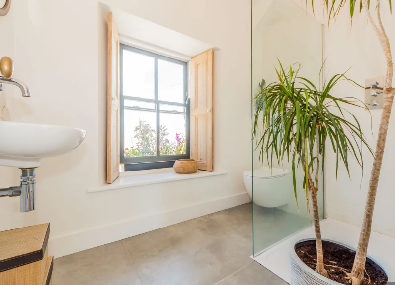 Main Street, Schull, P81 WR61