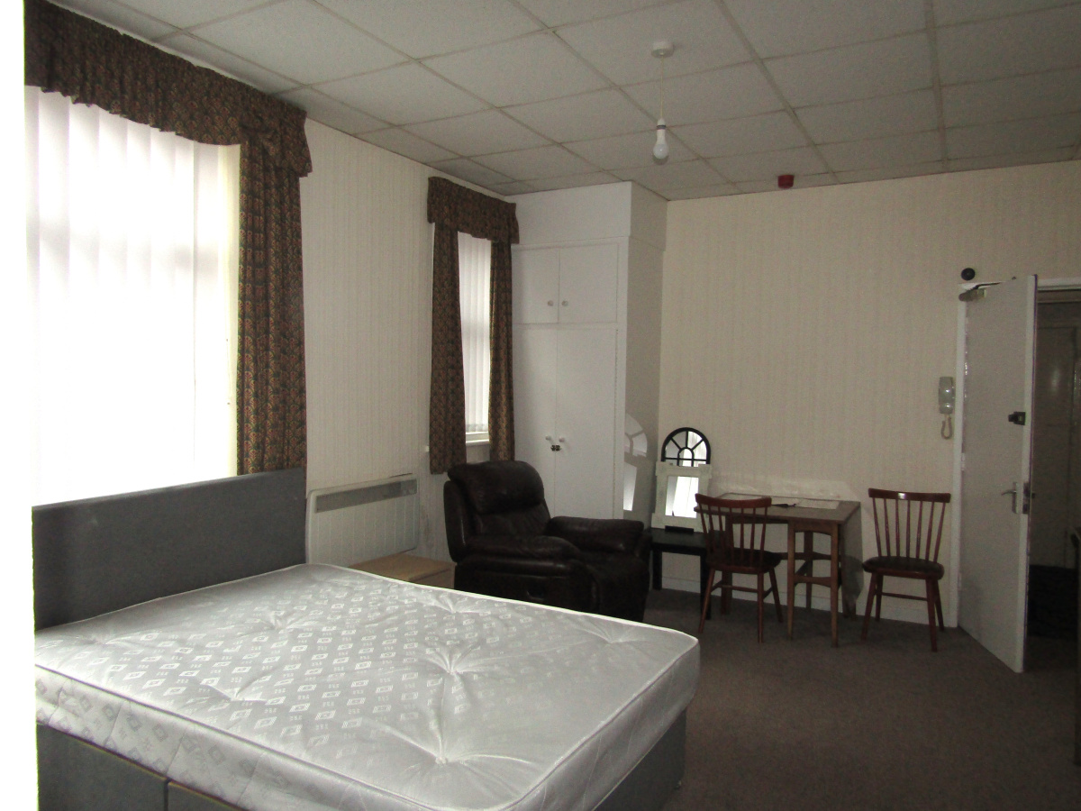 Flat 2, 33 Newton Drive, Blackpool, FY3 8EN
