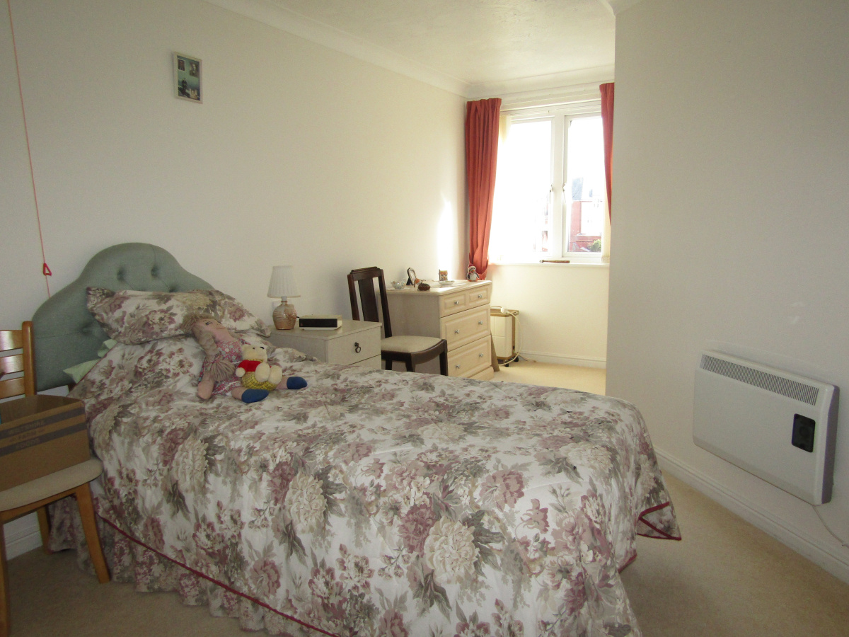 27 Holroyd Court