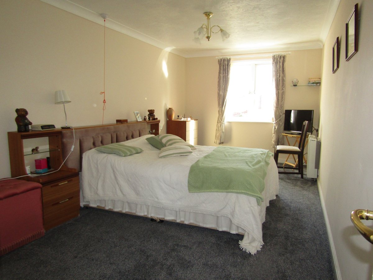 27 Holroyd Court