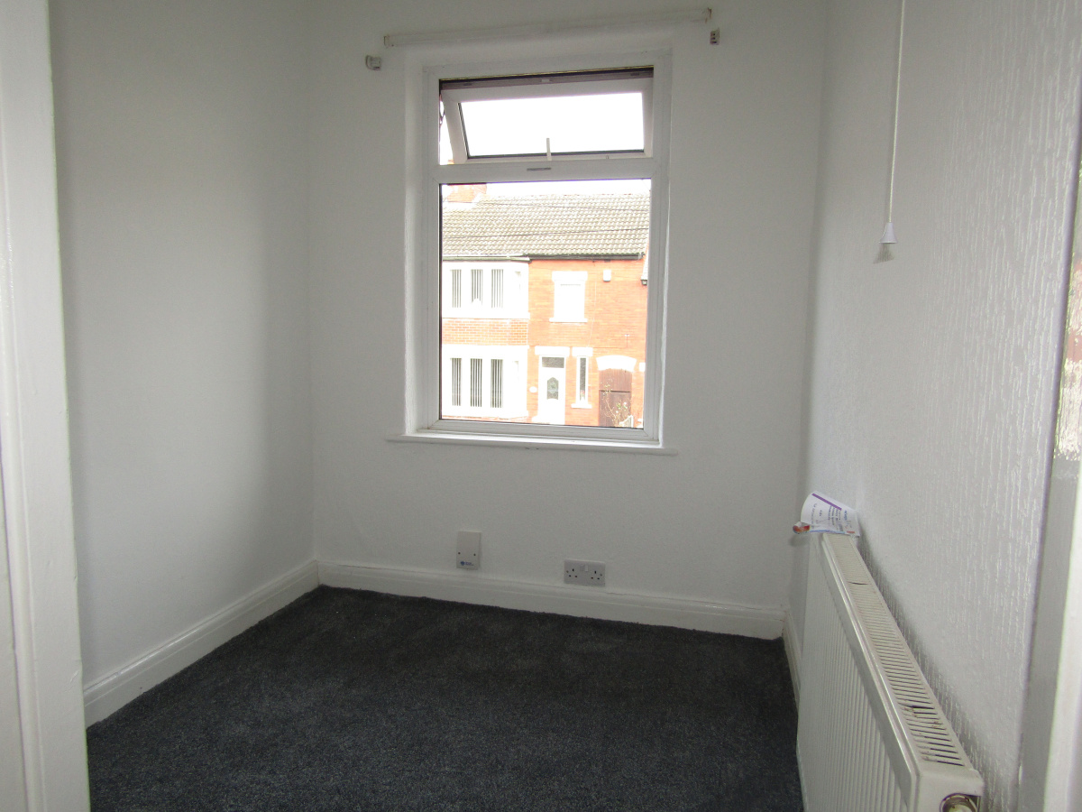 12 Fordway Avenue, Layton, Blackpool, Lancashire, FY3 8HD