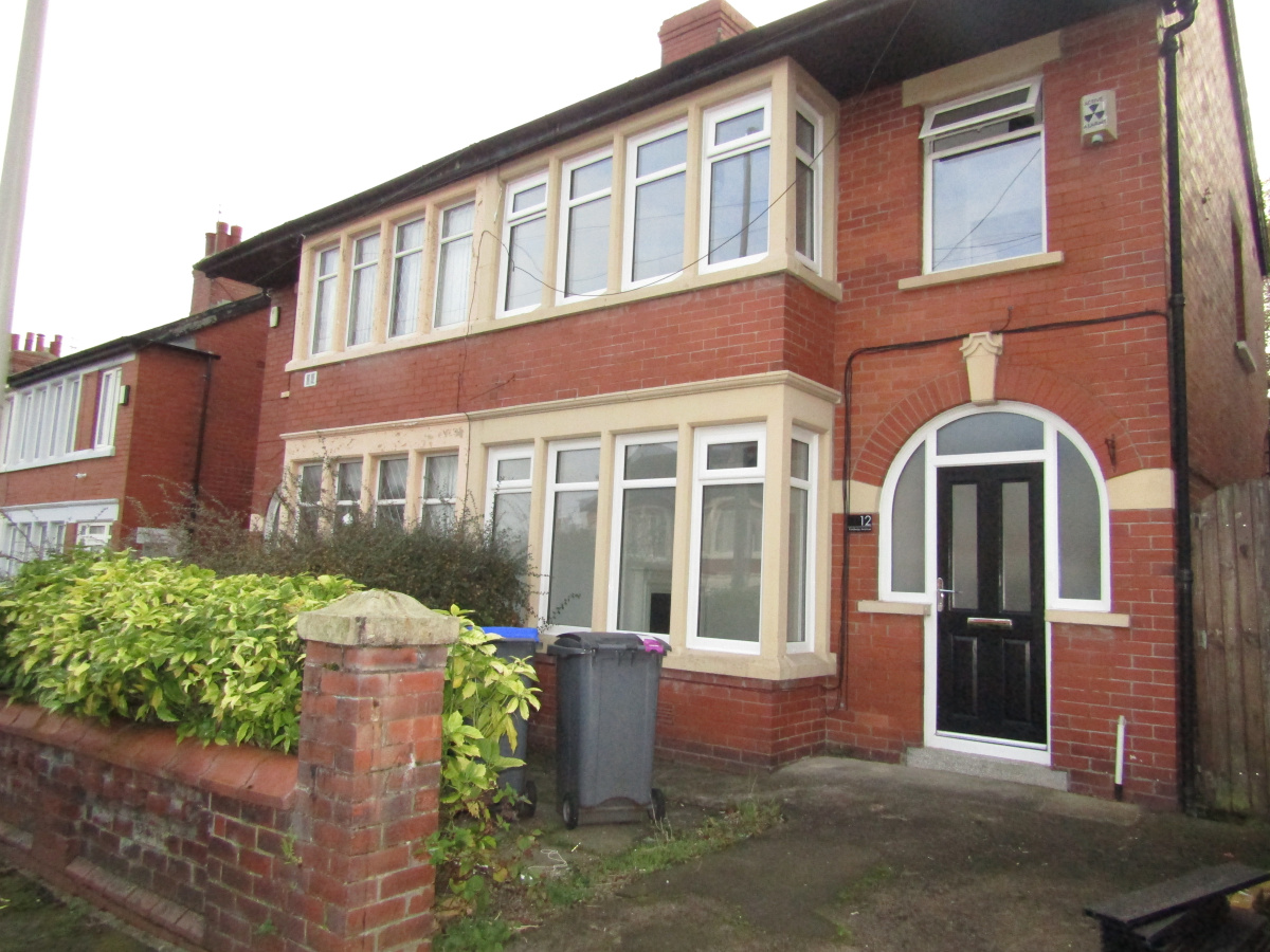 12 Fordway Avenue, Layton, Blackpool, Lancashire, FY3 8HD