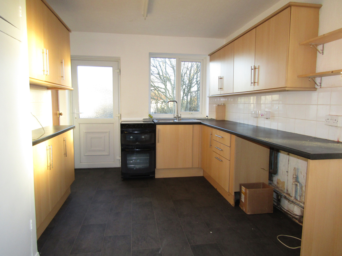 Lockerbie Avenue