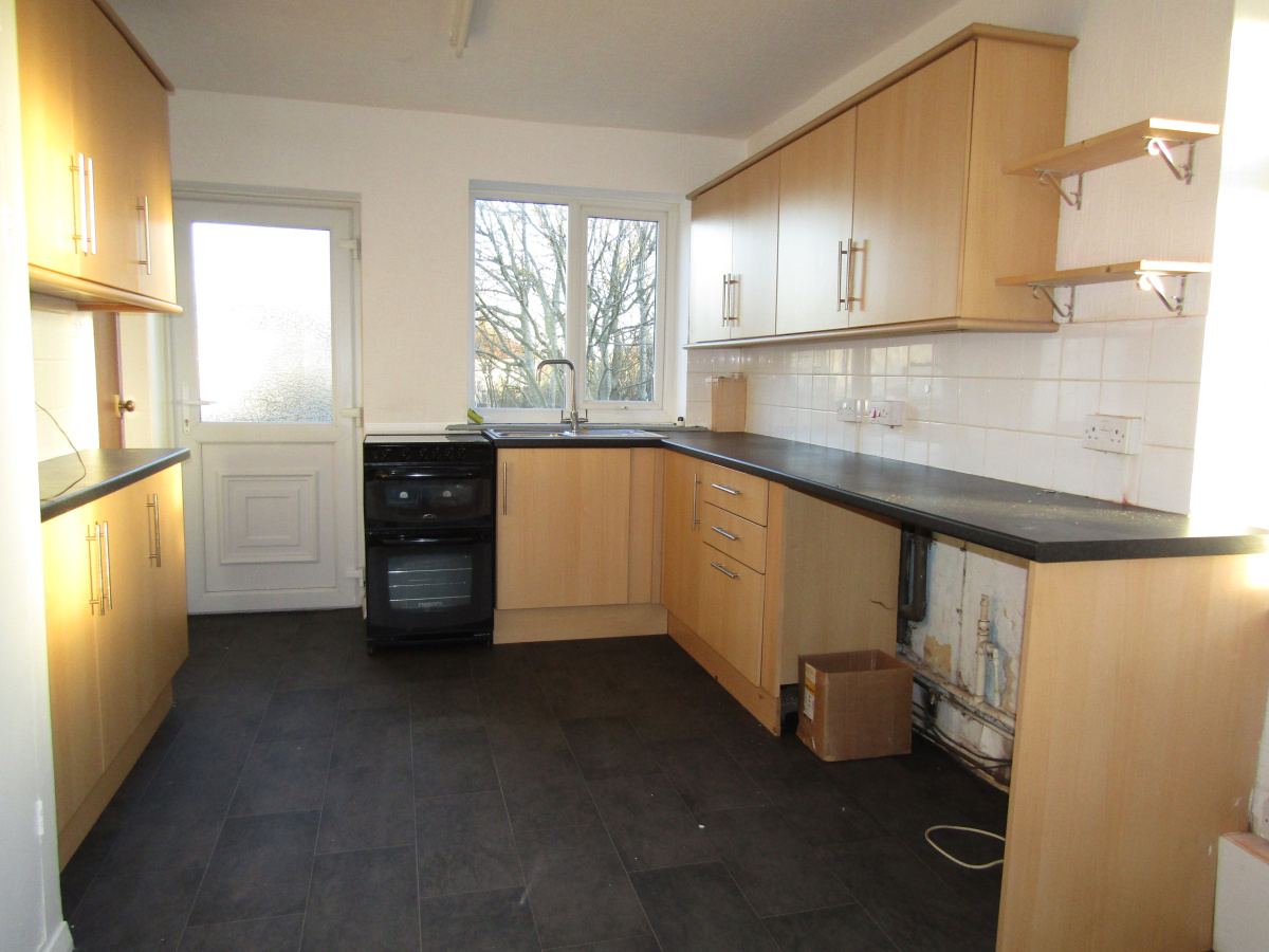 Lockerbie Avenue