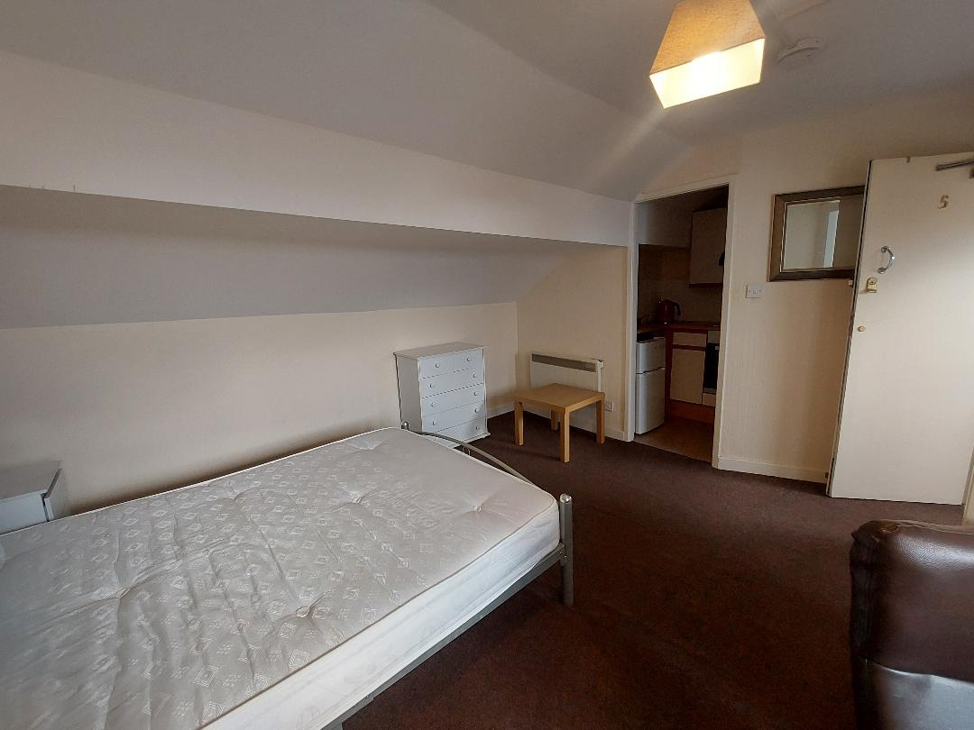 Flat 5, 33 Newton Drive, Blackpool, FY3 8EN