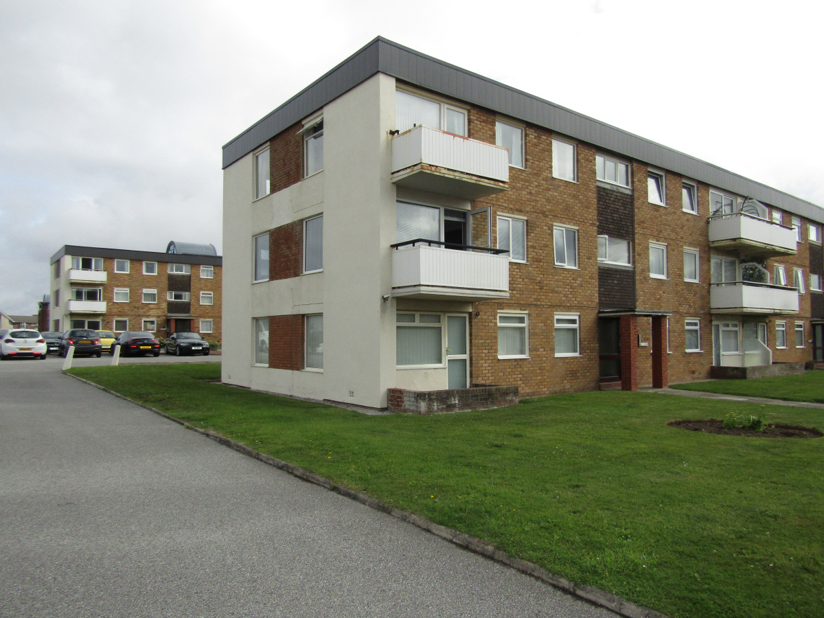 62 Pembroke Court, Bispham, Blackpool, FY2 9PY