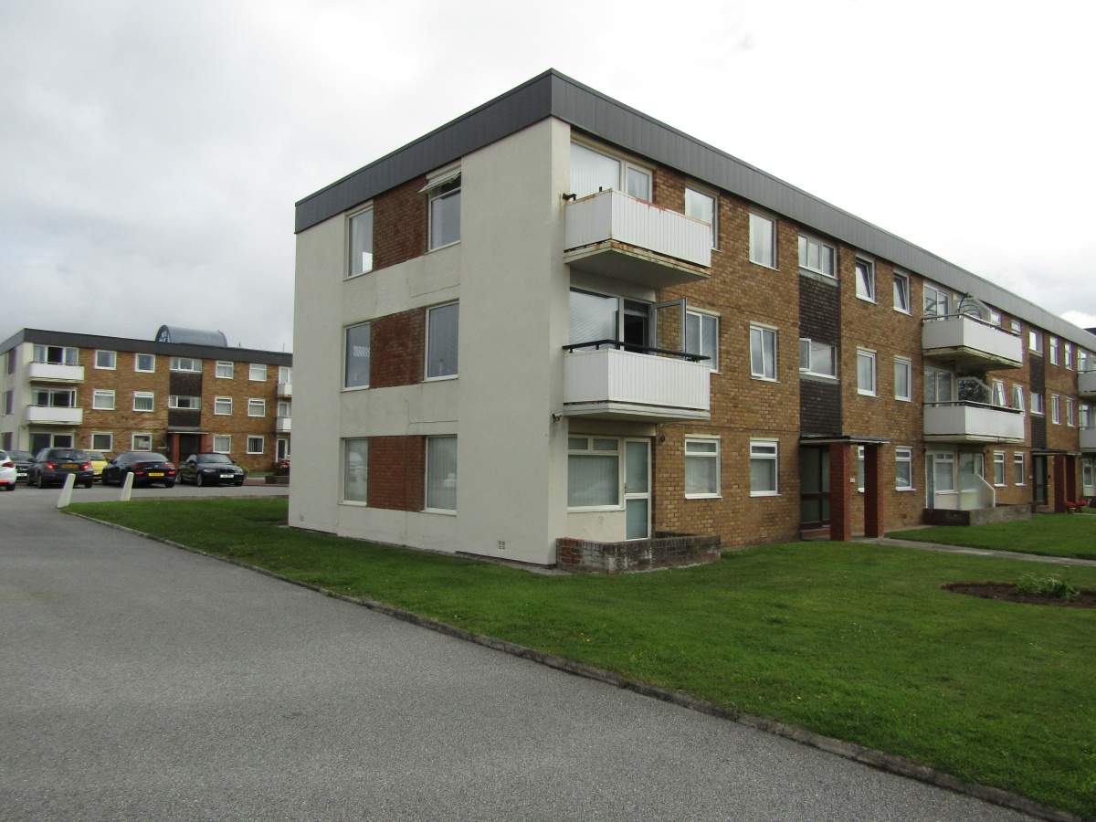 62 Pembroke Court, Bispham, Blackpool, FY2 9PY