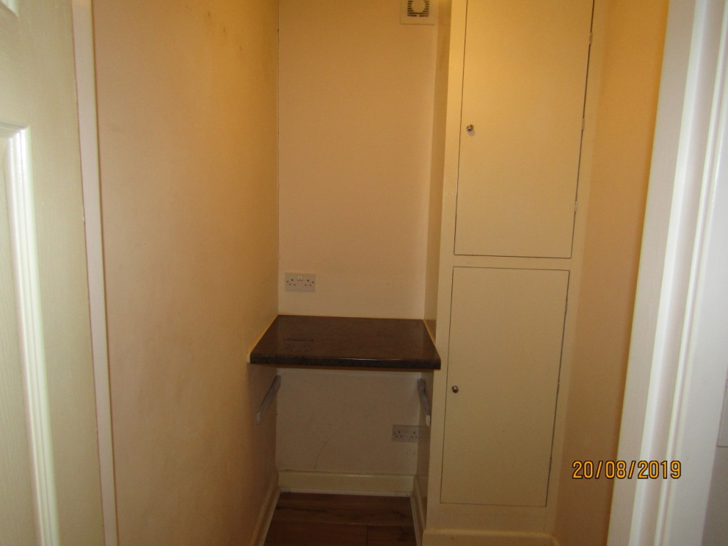 4 Marsh Road