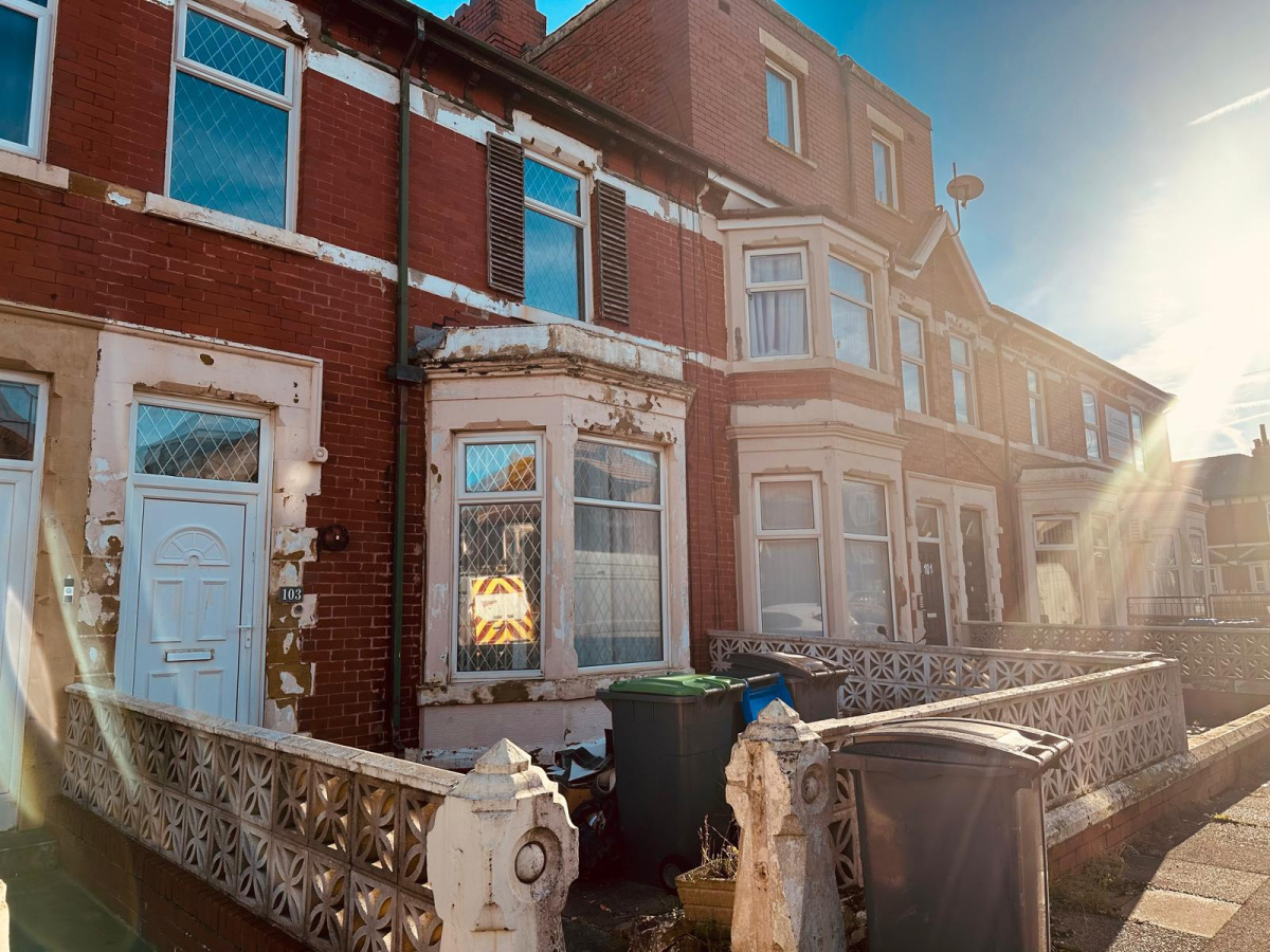 103 Warbreck Drive, Bispham, Blackpool, Lancashire, FY2 9RY