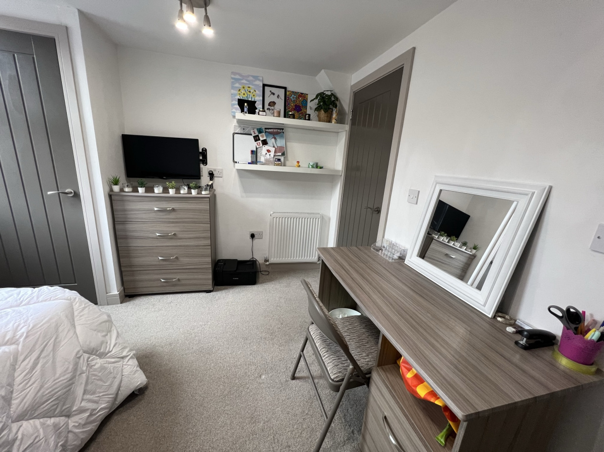 211 Hubert  Selly Oak