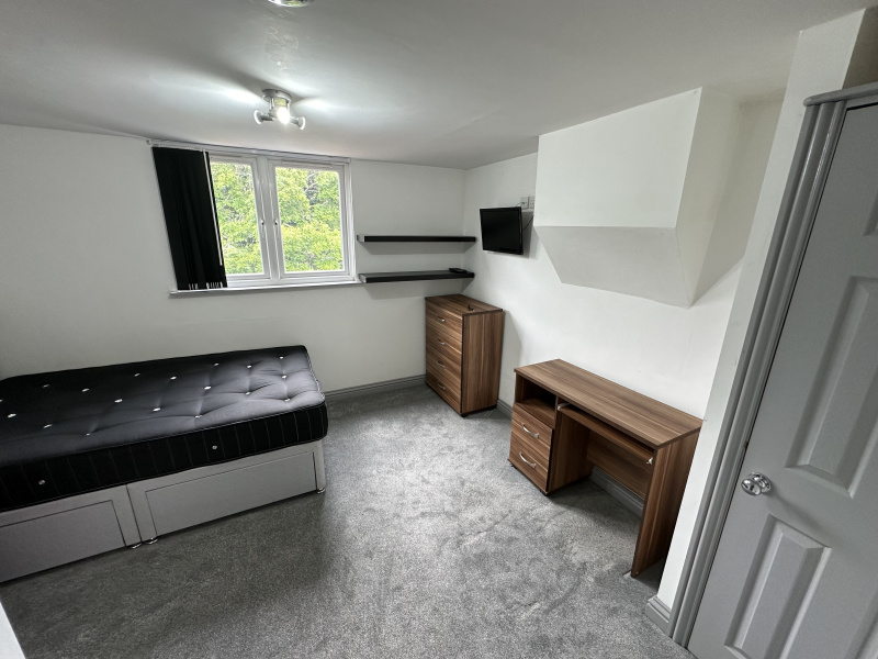 Heeley Road, Birmingham, Selly Oak, B29 6EL